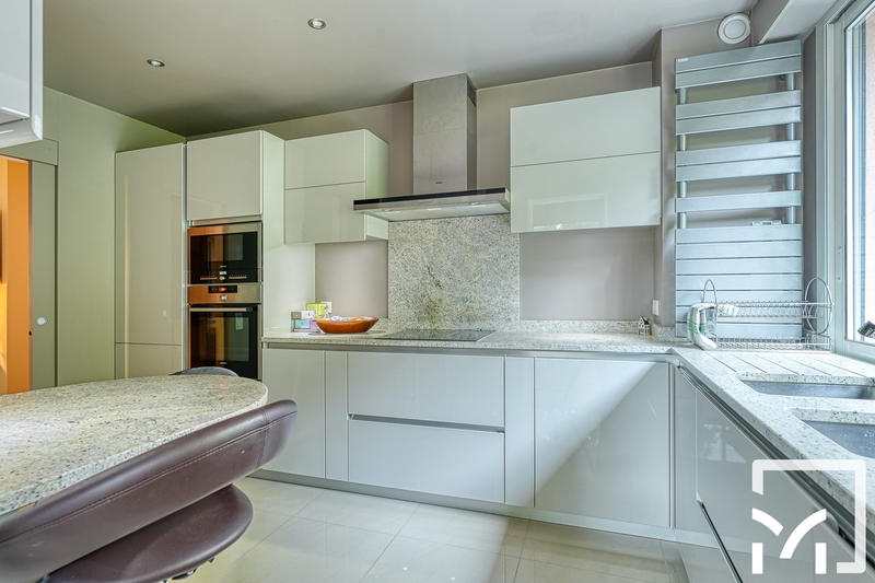 Duplex - 210 m² - 7 pièces