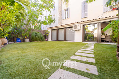 Appartement - 204 m² - 6 pièces