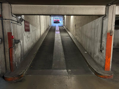 Parking / Garage - 11 m²