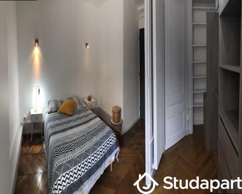 Chambre - 160 m² - 1 pièce