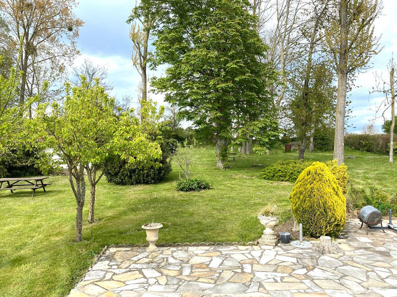 Maison - 196 m² - 8 pièces