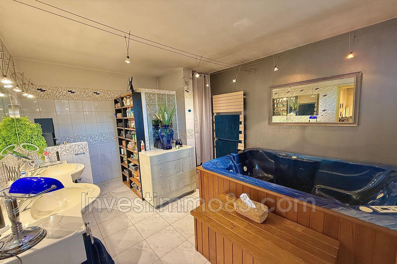 Villa - 230 m² - 7 pièces