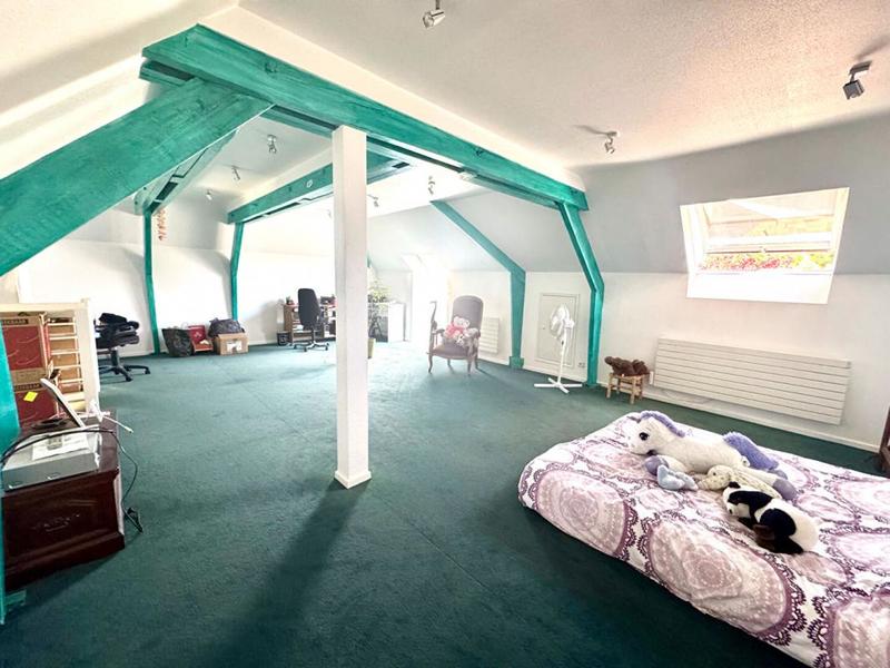 Maison - 185 m² - 7 pièces