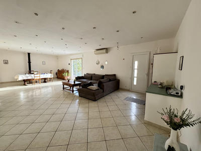 Villa - 182 m² - 6 pièces