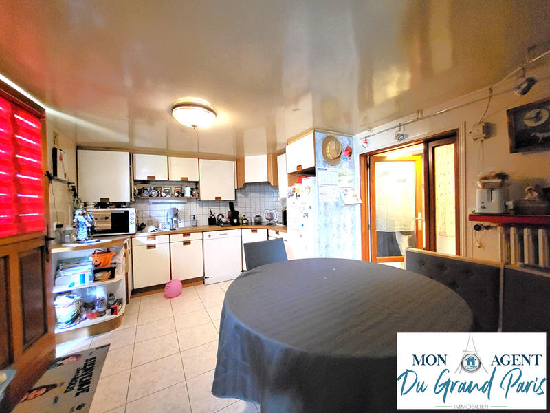 Maison - 163 m² - 8 pièces