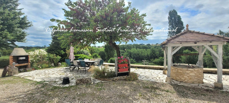 Maison - 260 m² - 8 pièces