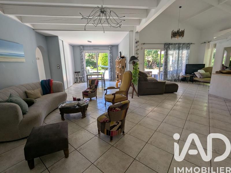 Maison - 263 m² - 9 pièces