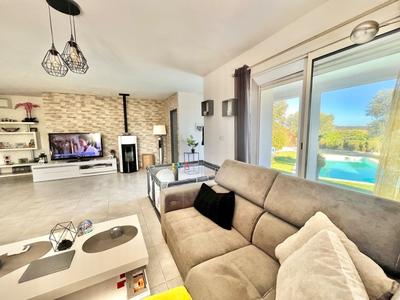 Maison - 114 m² - 4 pièces