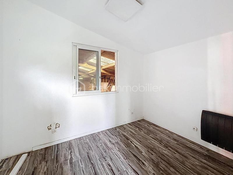 Bureau - 650 m² - 6 pièces