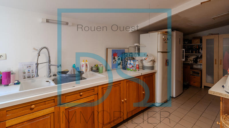 Maison - 180 m² - 9 pièces