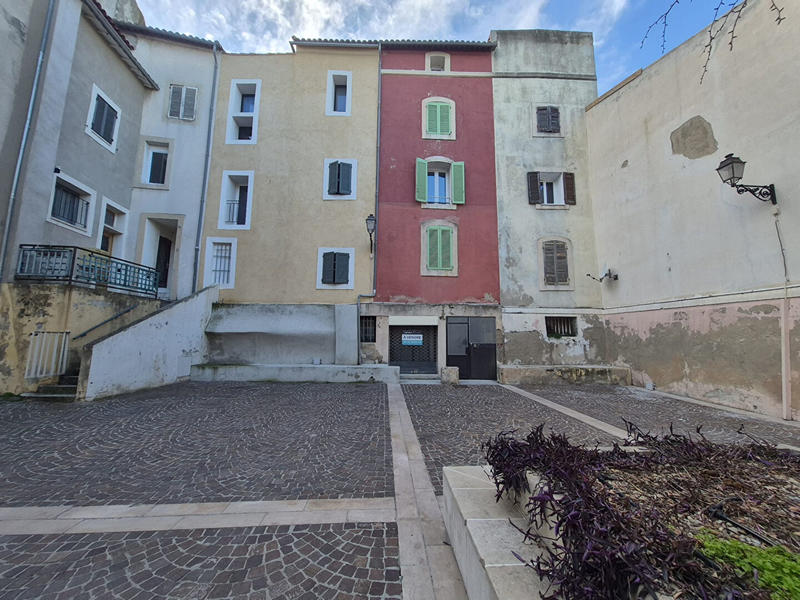 Immeuble - 9 pièces