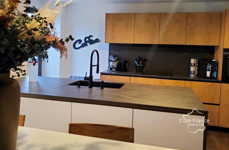 Maison - 394 m² - 12 pièces