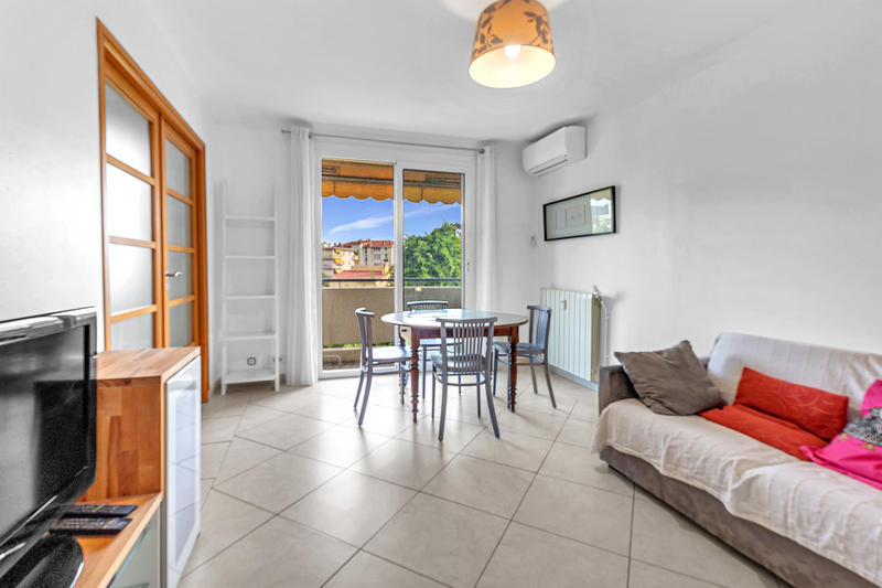 Appartement - 10 m² - 4 pièces