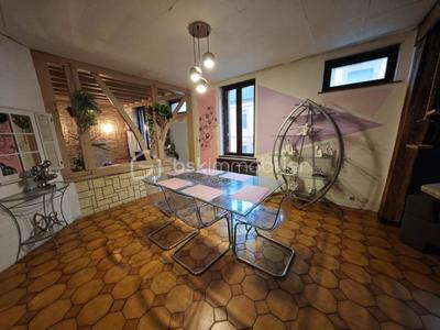 Maison - 155 m² - 10 pièces