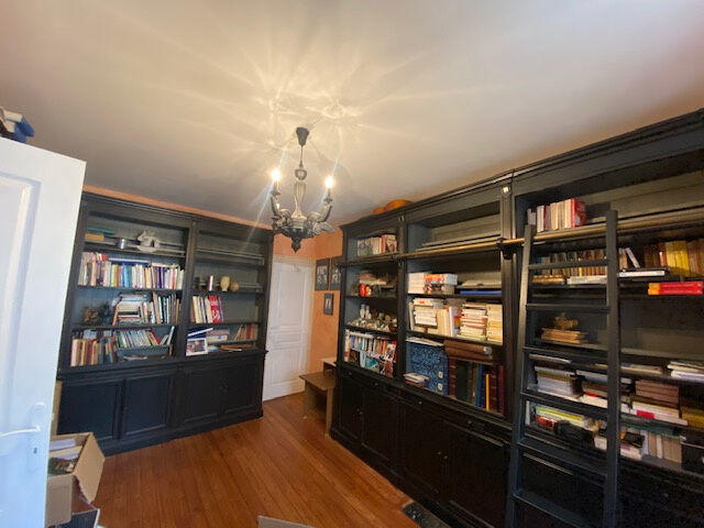 Maison - 227 m² - 11 pièces