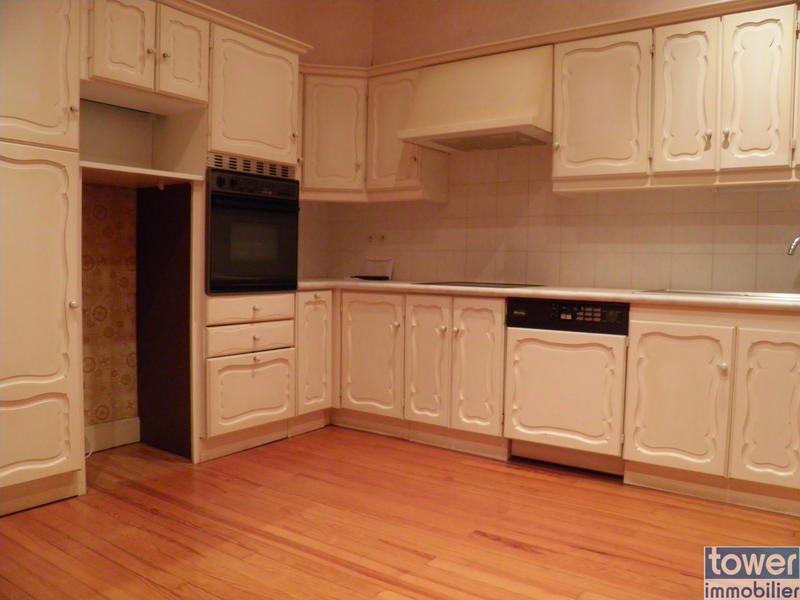 Maison - 240 m² - 7 pièces