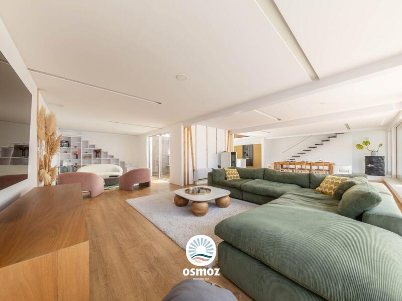 Maison - 207 m² - 5 pièces