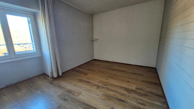 Maison - 239 m² - 8 pièces