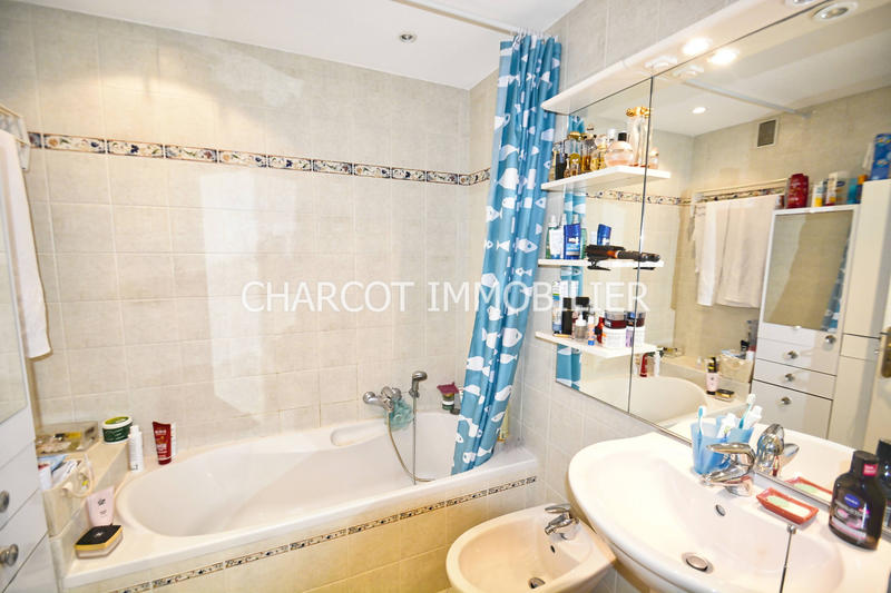 Appartement - 103 m² - 5 pièces