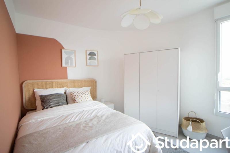 Chambre - 10 m² - 1 pièce