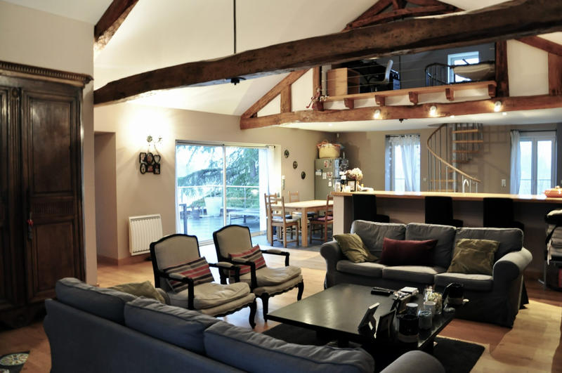 Maison contemporaine - 340 m² - 8 pièces