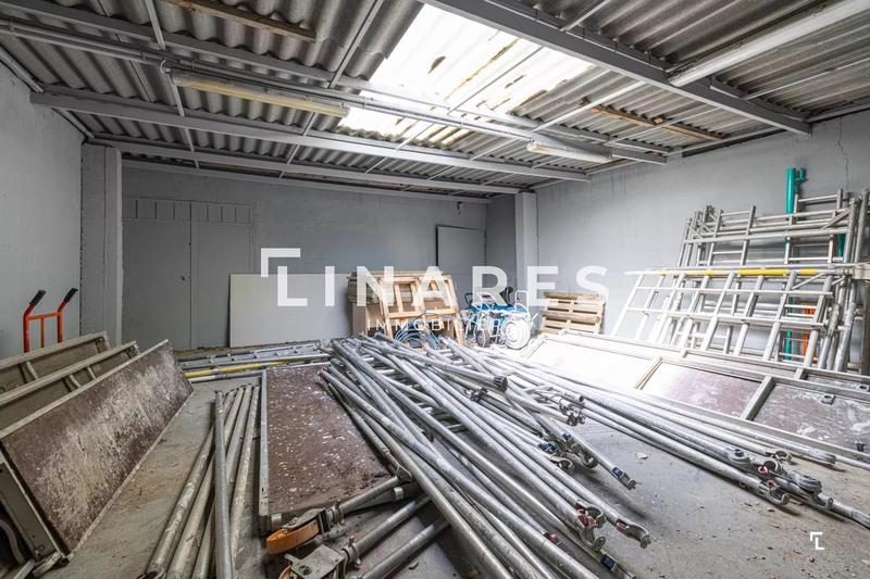 Local d'activités - 695 m² - 22 pièces