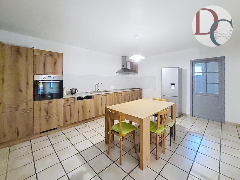 Maison - 250 m² - 8 pièces