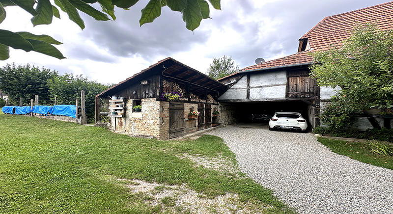 Corps de ferme - 211 m² - 7 pièces