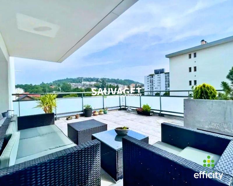 Appartement - 105 m² - 5 pièces