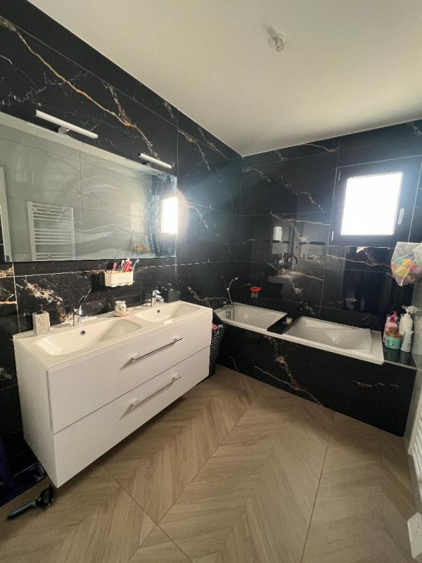 Maison - 96 m² - 4 pièces