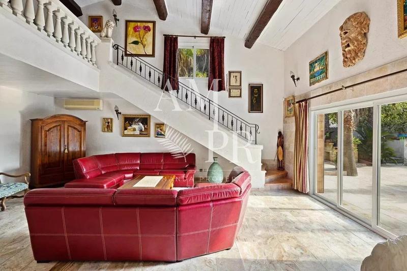 Villa - 518 m² - 10 pièces