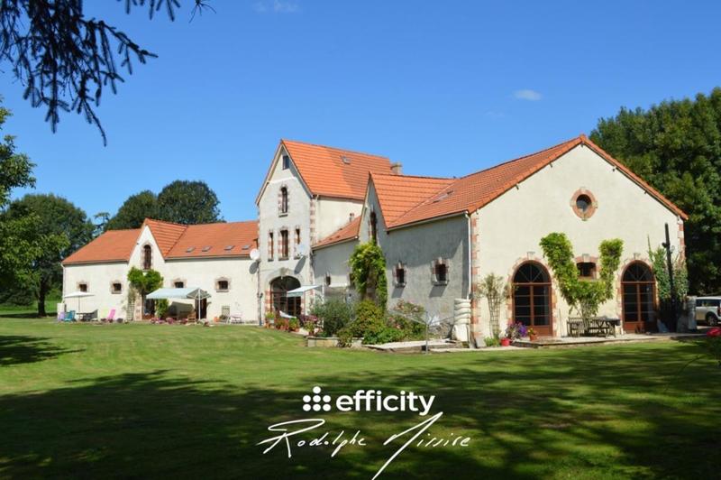 Demeure - 815 m² - 30 pièces