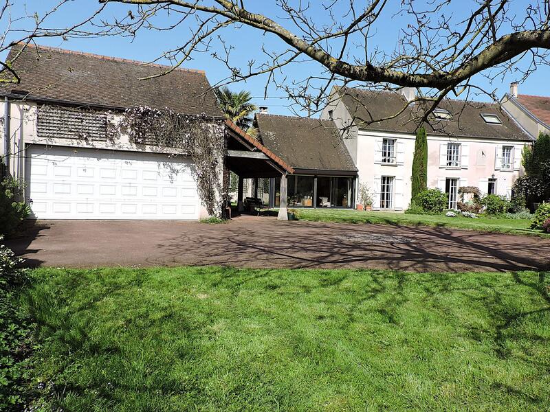 Maison - 303 m² - 7 pièces