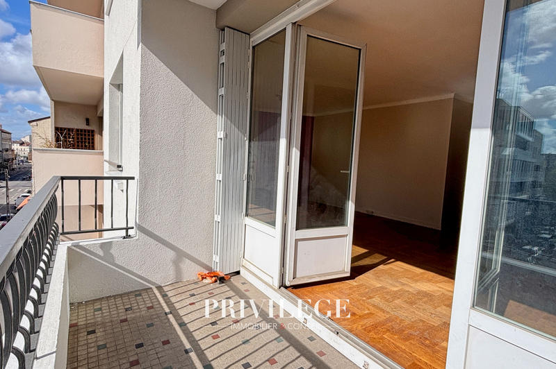 Appartement - 100 m² - 4 pièces