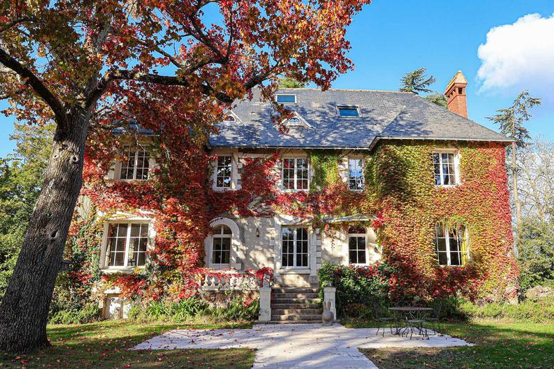 Maison - 360 m² - 12 pièces