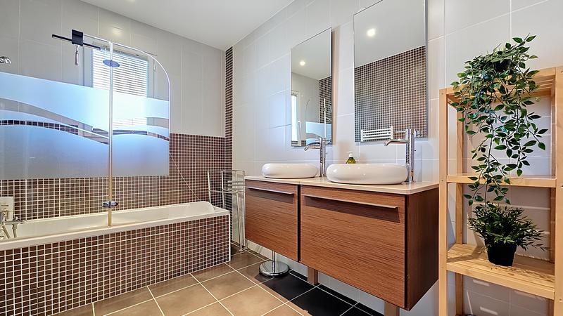 Maison - 170 m² - 7 pièces