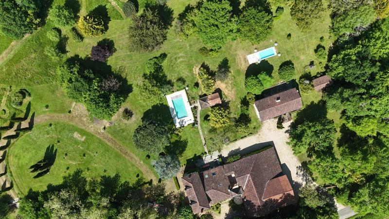 Propriété - 550 m² - 14 pièces