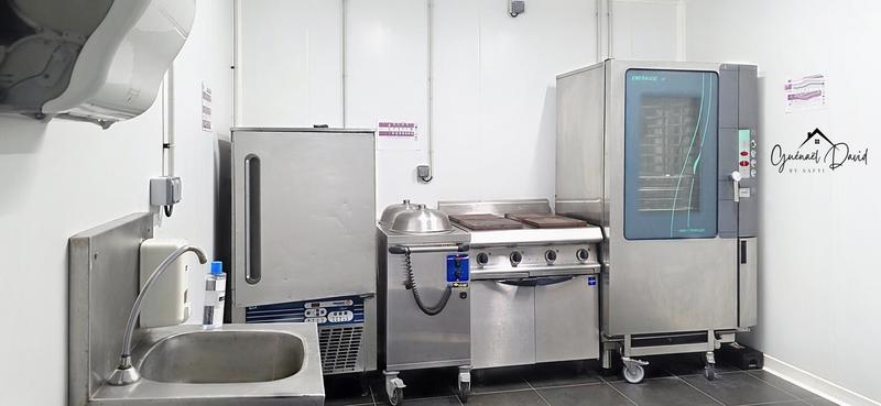 Local commercial - 546 m² - 8 pièces