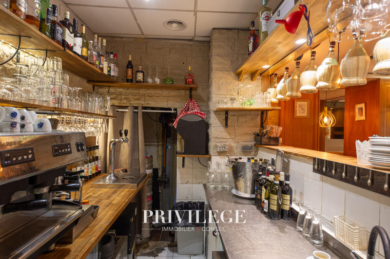 Fonds de commerce - Magasins - 220 m²