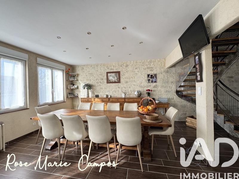 Maison - 242 m² - 11 pièces