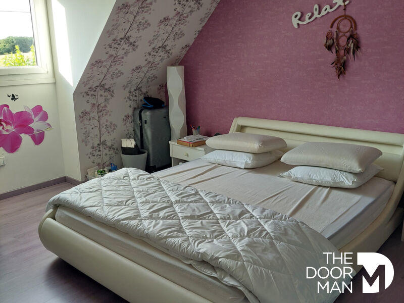 Maison - 330 m² - 11 pièces