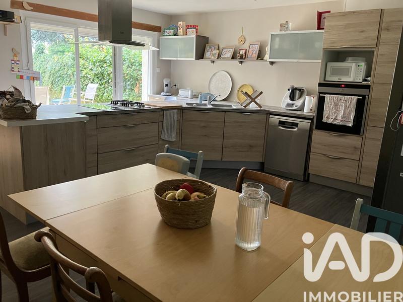 Maison - 210 m² - 10 pièces