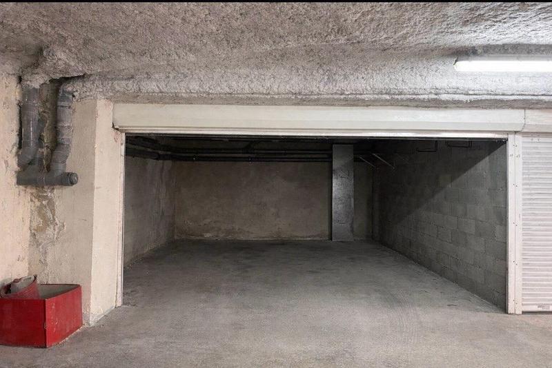 Parking / Garage - 24 m²