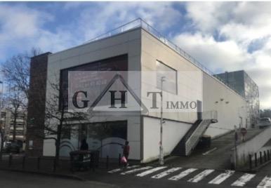 Local commercial - 717 m²