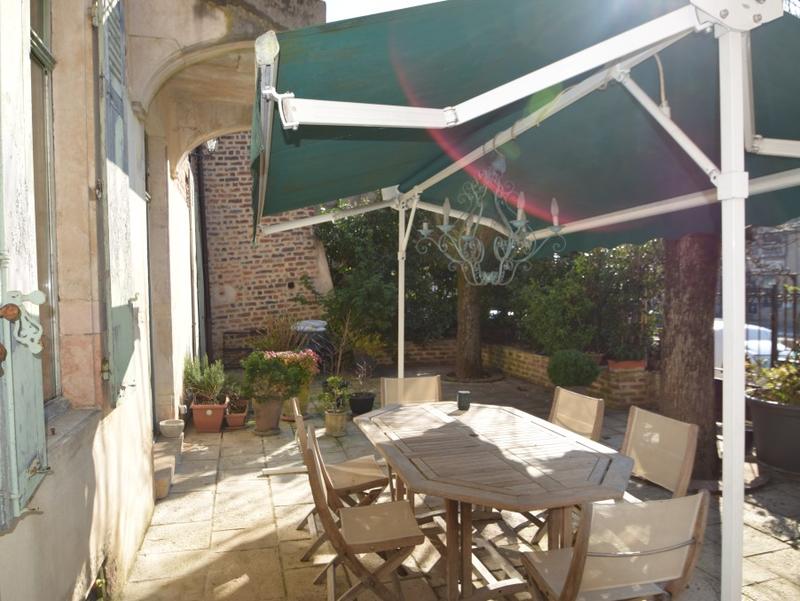 Maison - 243 m² - 6 pièces