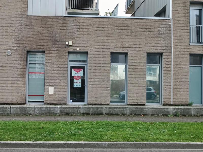 Local commercial - 74 m² - 3 pièces