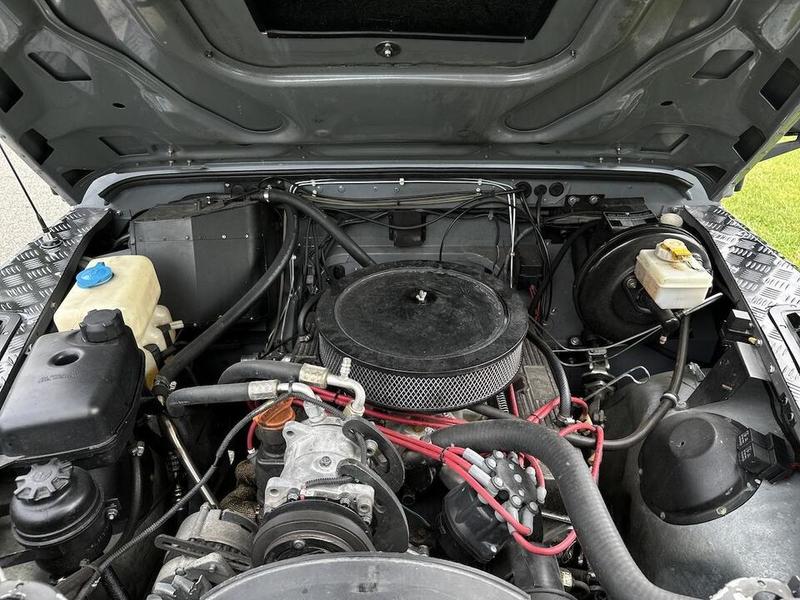 Land Rover Defender V8