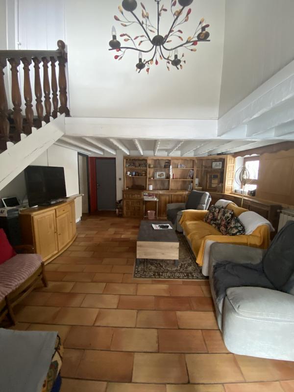 Maison - 180 m² - 8 pièces