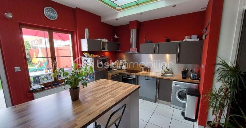 Maison - 90 m² - 6 pièces