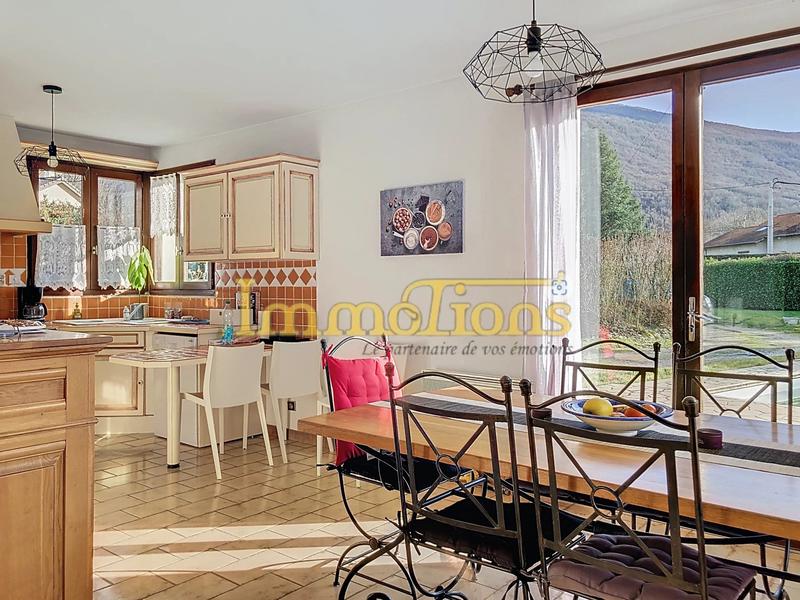 Maison - 98 m² - 4 pièces